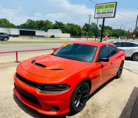 Used 2019 Dodge Charger SXT image 1