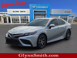 Used 2024 Toyota Camry SE image 1