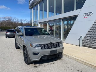 Used 2020 Jeep Grand Cherokee Altitude image 1