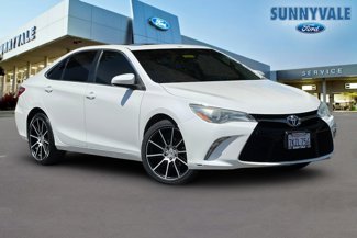 Used 2015 Toyota Camry SE image 1