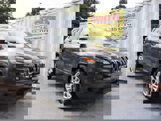Used 2015 Jeep Cherokee Latitude w/ Comfort/Convenience Group image 1