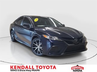 Used 2022 Toyota Camry SE image 1