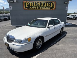 Used 2002 Lincoln Town Car Signature image 1