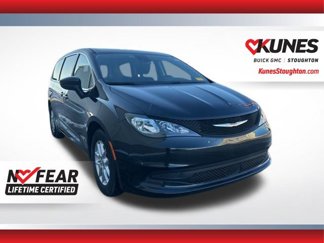 Used 2023 Chrysler Voyager LX image 1