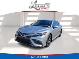 Used 2022 Toyota Camry SE image 1