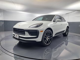 Certified 2022 Porsche Macan image 1