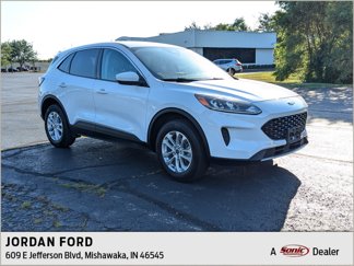 Used 2020 Ford Escape SE image 1