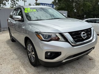 Used 2020 Nissan Pathfinder SL image 1