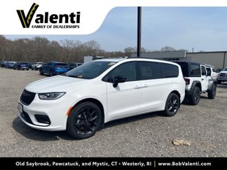 New 2025 Chrysler Pacifica Limited image 1