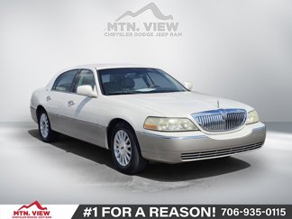 Used 2003 Lincoln Town Car Signature image 1