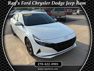 Used 2023 Hyundai Elantra SEL image 1