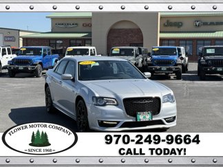 Used 2023 Chrysler 300 Touring L w/ Comfort Group image 1