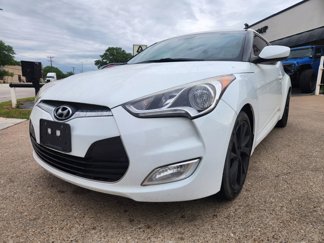 Used 2017 Hyundai Veloster image 1