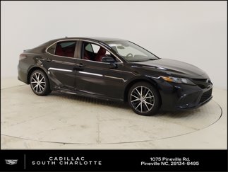 Used 2023 Toyota Camry SE image 1