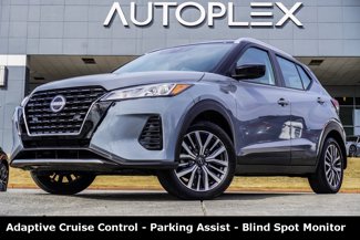 Used 2024 Nissan Kicks SV image 1