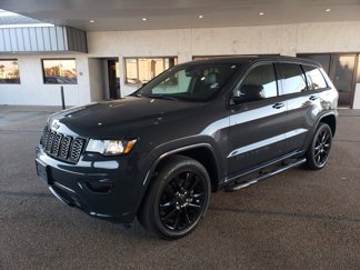 Used 2017 Jeep Grand Cherokee Altitude image 1