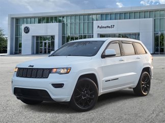 Used 2018 Jeep Grand Cherokee Altitude image 1