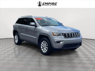 Used 2021 Jeep Grand Cherokee Laredo image 1