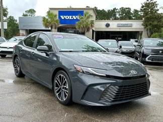 Used 2025 Toyota Camry XLE image 1
