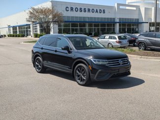 Used 2023 Volkswagen Tiguan SE image 1