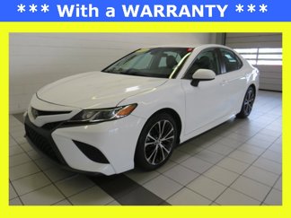 Used 2019 Toyota Camry SE image 1