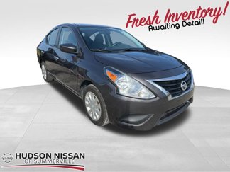 Used 2015 Nissan Versa SV image 1