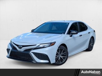 Used 2024 Toyota Camry SE image 1