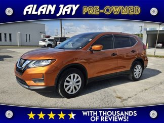 Used 2017 Nissan Rogue S image 1