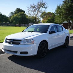 Used 2012 Dodge Avenger SE image 1