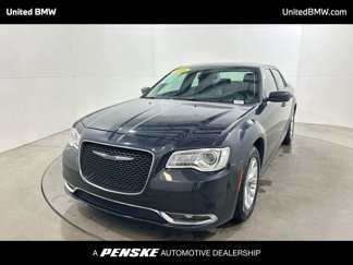 Used 2016 Chrysler 300 Limited w/ Driver Convenience Group image 1