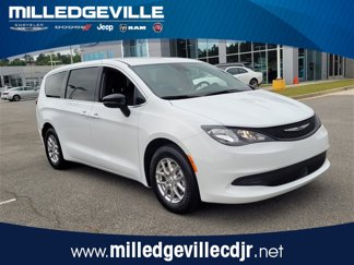New 2025 Chrysler Voyager LX video 1