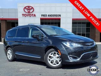 Used 2017 Chrysler Pacifica Touring-L Plus image 1