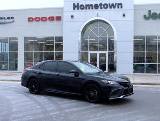 Used 2022 Toyota Camry XSE image 1