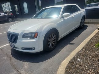Used 2014 Chrysler 300 S image 1