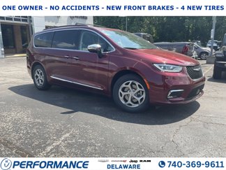 Used 2023 Chrysler Pacifica Limited image 1
