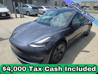 Used 2022 Tesla Model 3 Standard Range image 1