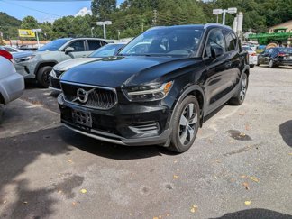 Used 2019 Volvo XC40 T5 Momentum image 1