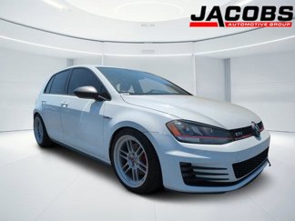 Used 2017 Volkswagen Golf S image 1