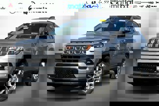 Used 2022 Jeep Compass Latitude image 1