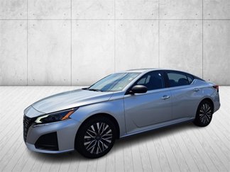 Used 2024 Nissan Altima 2.5 SV image 1