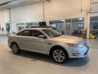Used 2010 Ford Taurus Limited image 1