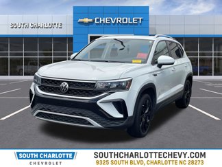 Used 2023 Volkswagen Taos SE image 1