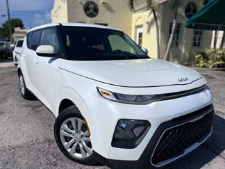 Used 2022 Kia Soul LX image 1