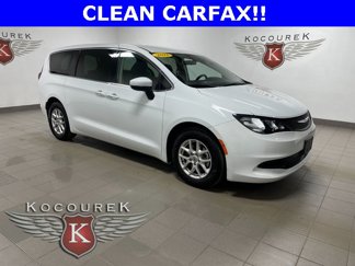 Used 2022 Chrysler Voyager LX image 1