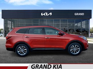 Used 2017 Hyundai Santa Fe SE image 1