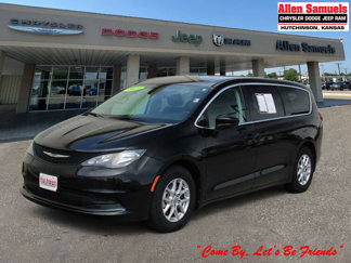Used 2023 Chrysler Voyager LX image 1