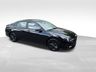 Used 2022 Hyundai Elantra SEL image 1