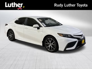 Used 2021 Toyota Camry SE image 1