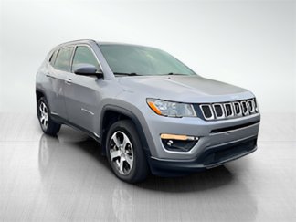 Used 2018 Jeep Compass Latitude image 1