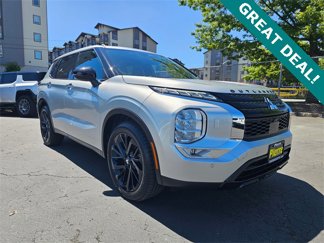 Used 2022 Mitsubishi Outlander SEL Black Edition image 1